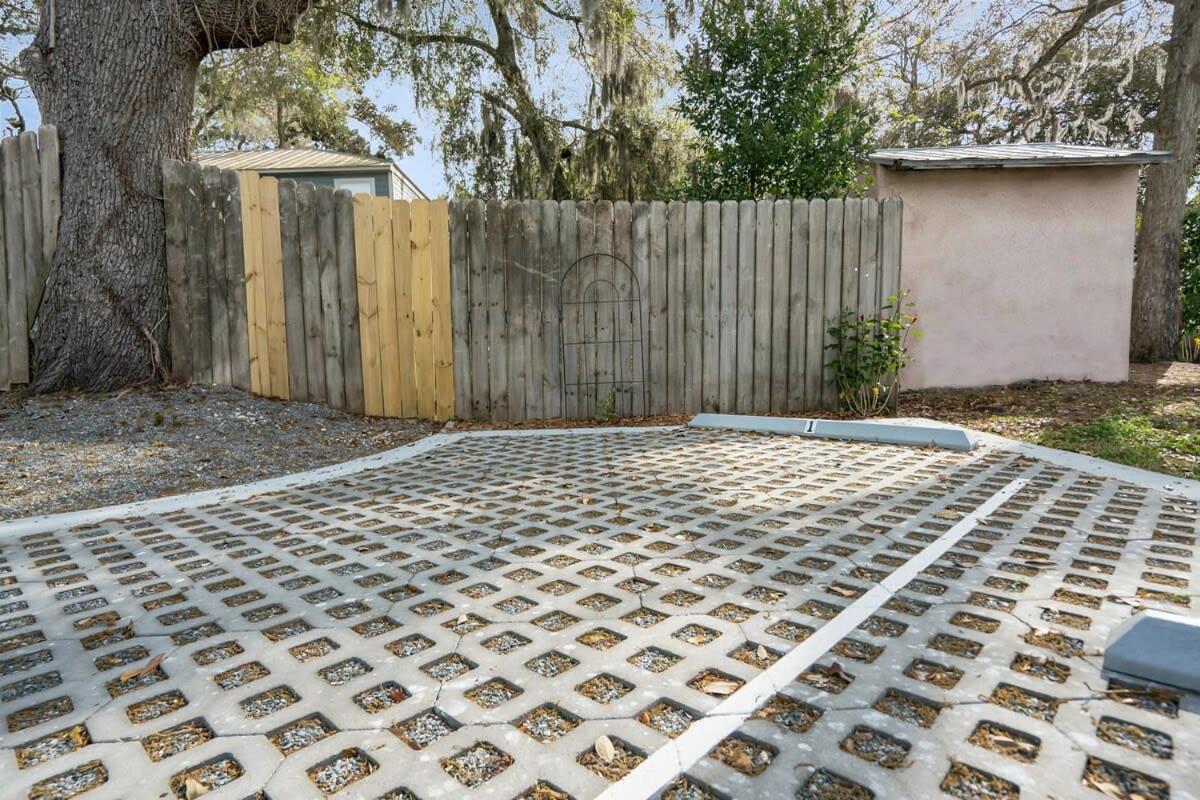 Blue House, Prime Location, Family Amenities, Bbq! Villa St. Augustine Exteriör bild